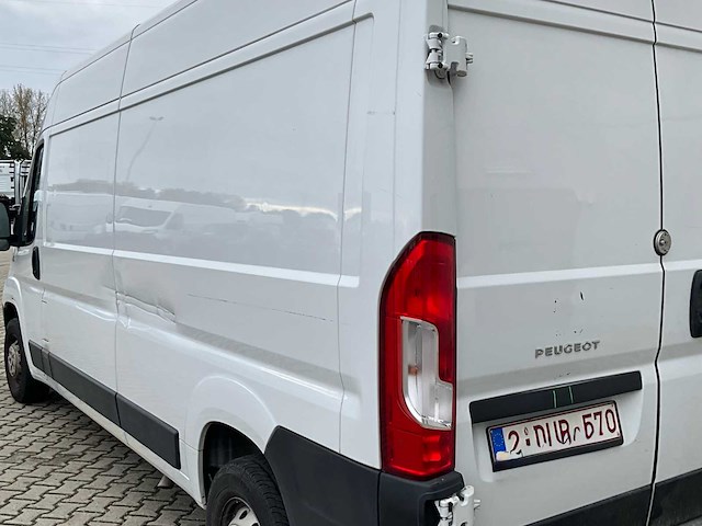 2023 peugeot boxer lichte vracht - 29000km - 3 pers. - trekhaak - afbeelding 34 van  55
