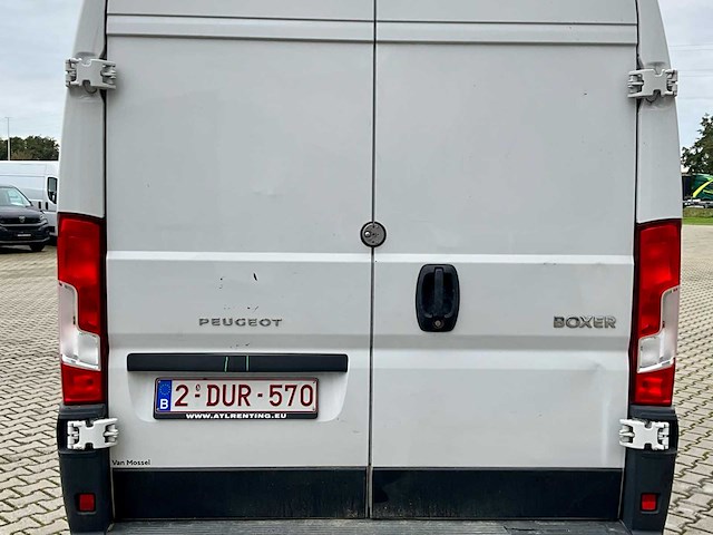 2023 peugeot boxer lichte vracht - 29000km - 3 pers. - trekhaak - afbeelding 45 van  55