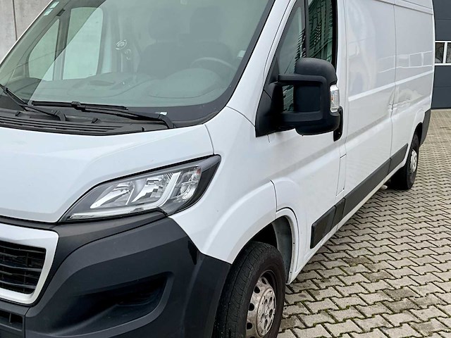 2023 peugeot boxer lichte vracht - 29000km - 3 pers. - trekhaak - afbeelding 53 van  55