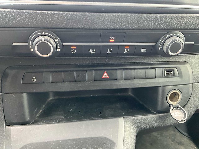 2023 peugeot expert lichte vracht - 46000km - 6 pers. - afbeelding 28 van  55