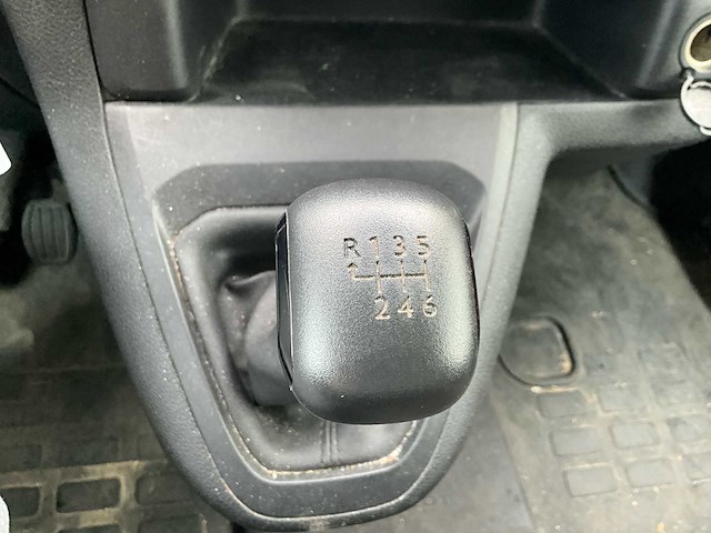 2023 peugeot expert lichte vracht - 46000km - 6 pers. - afbeelding 29 van  55