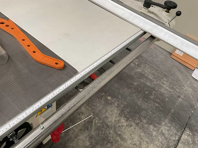2023 scm minimax sc2c formaatcirkelzaagmachine - afbeelding 8 van  17