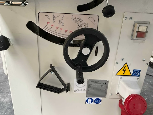 2023 scm minimax sc2c formaatcirkelzaagmachine - afbeelding 16 van  17