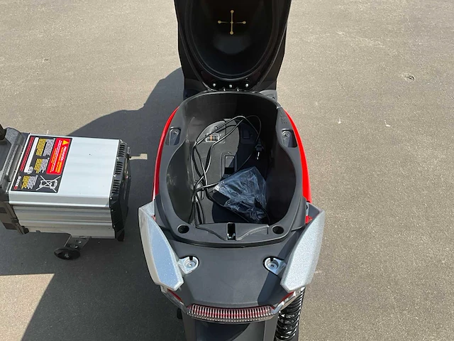 2023 silence s01 connected 125cc e-scooter - afbeelding 22 van  36