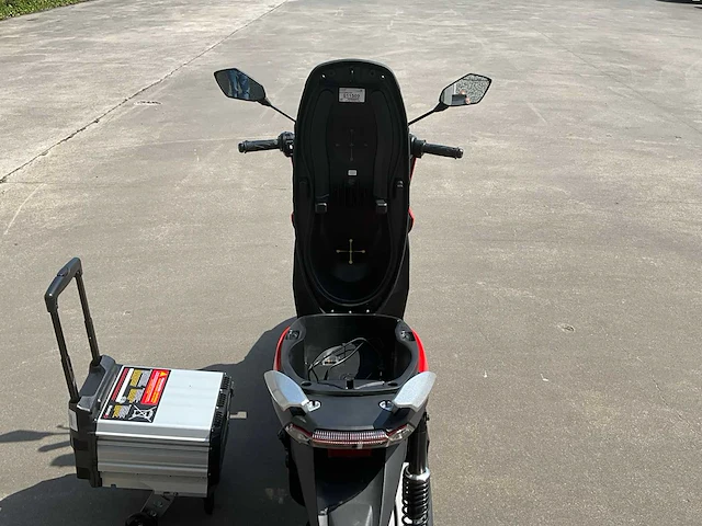 2023 silence s01 connected 125cc e-scooter - afbeelding 24 van  36