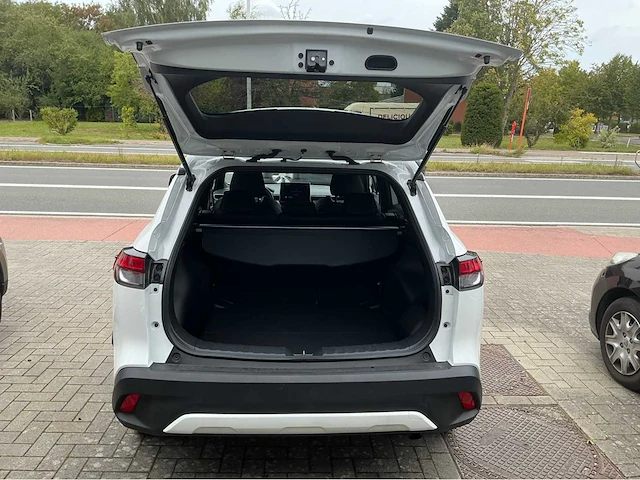 2023 toyota corolla cross hybride personenauto - afbeelding 35 van  36