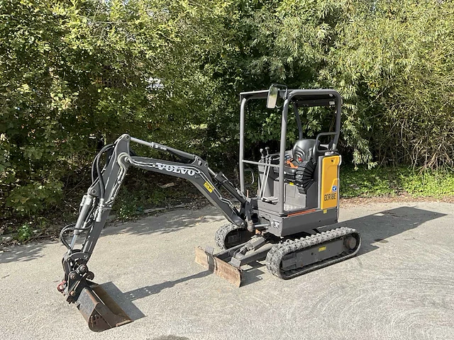 2023 volvo ecr18e - canopy minigraafmachine - afbeelding 1 van  28
