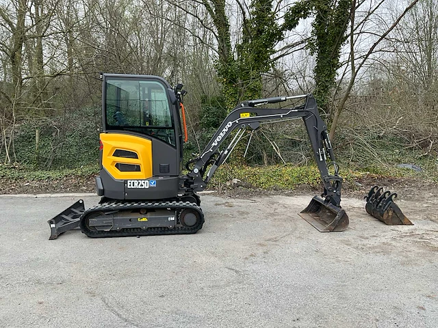 2023 volvo ecr25d minigraafmachine - afbeelding 34 van  37