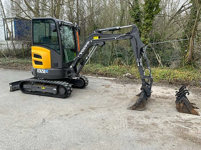 2023 volvo ecr25d minigraafmachine - afbeelding 35 van  37