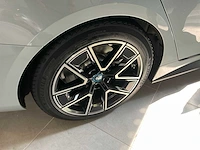 2024 bmw i4 edrive40 schadewagen personenauto - afbeelding 3 van  30