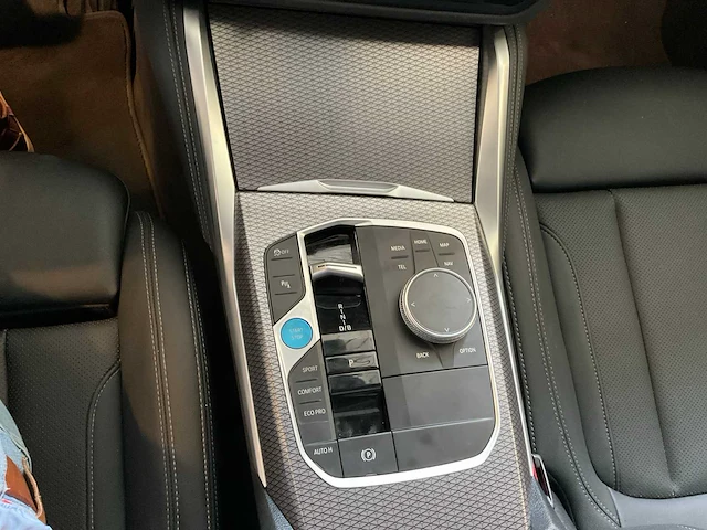 2024 bmw i4 edrive40 schadewagen personenauto - afbeelding 11 van  30