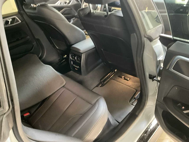 2024 bmw i4 edrive40 schadewagen personenauto - afbeelding 17 van  30