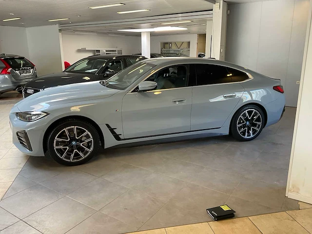 2024 bmw i4 edrive40 schadewagen personenauto - afbeelding 12 van  30