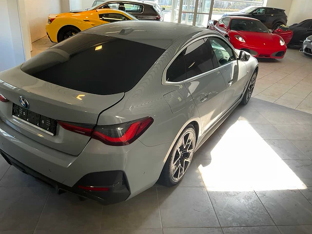 2024 bmw i4 edrive40 schadewagen personenauto - afbeelding 26 van  30