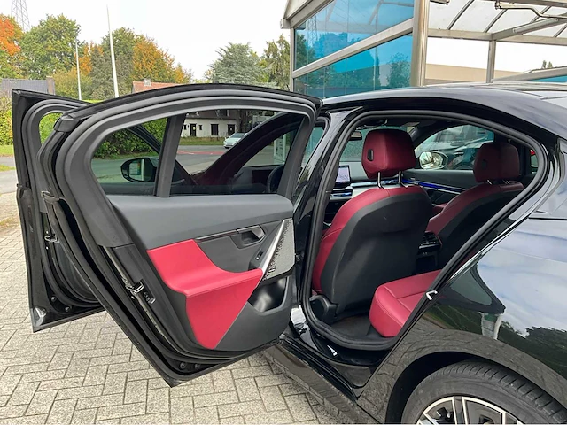 2024 bmw i5 edrive40 m pakket - afbeelding 33 van  55