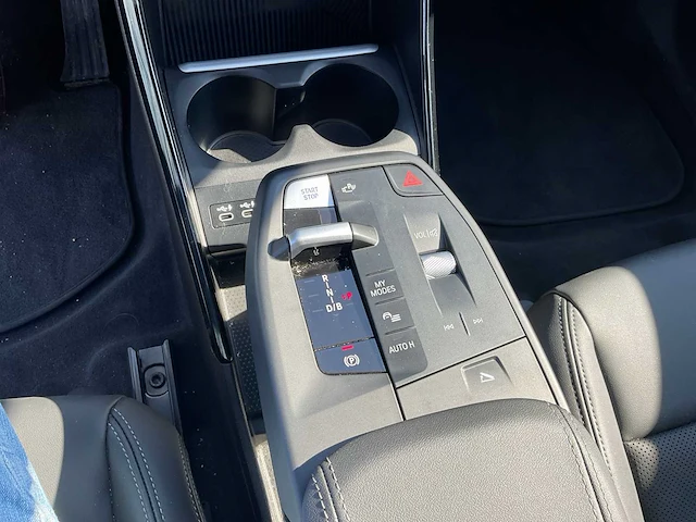 2024 bmw ix1 xdrive30 schadewagen personenauto - afbeelding 22 van  46