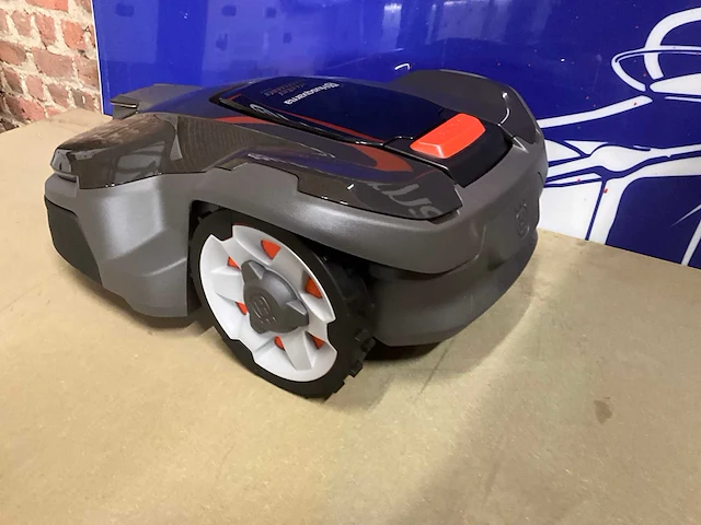 2024 husqvarna 415x robotmaaier - afbeelding 10 van  15