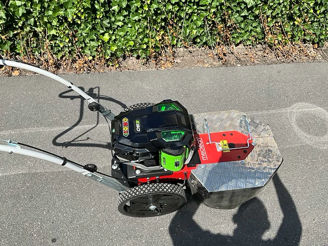 2024 meclean weed sweep ego straatveegmachine - afbeelding 11 van  14