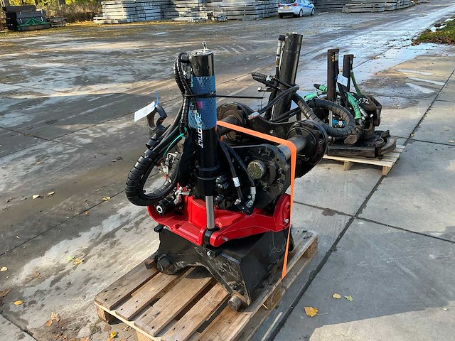 2024 rototilt r5 tiltrotator - afbeelding 1 van  5