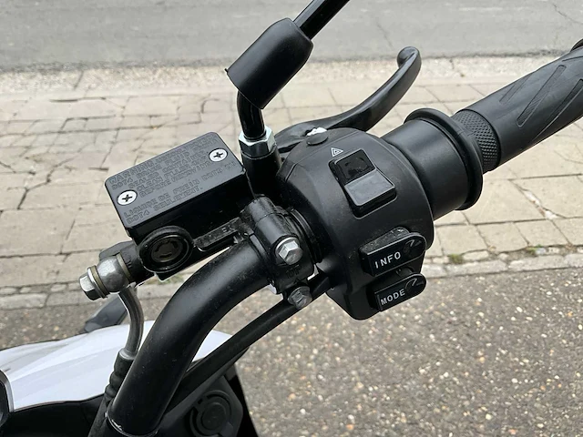 2024 silence s02a elektrische scooter - afbeelding 2 van  27