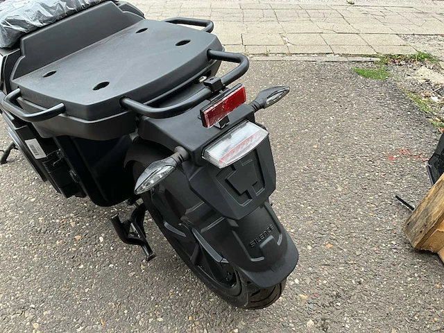 2024 silence s02a elektrische scooter - afbeelding 8 van  27