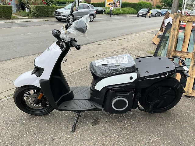 2024 silence s02a elektrische scooter - afbeelding 12 van  27