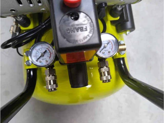 2024 stahlkaiser 100l 8 bar luchtcompressor - afbeelding 5 van  11