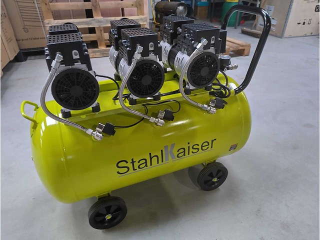 2024 stahlkaiser 100l 8 bar luchtcompressor - afbeelding 2 van  11