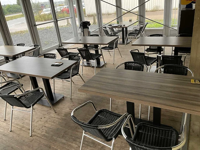 2024 terrastafel restauranttafels + 32 stoelen - afbeelding 2 van  9