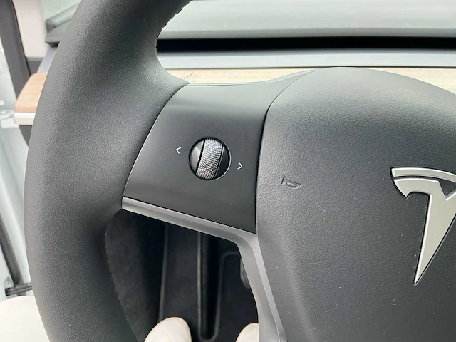 2024 tesla model y autopilot eap & fsd - afbeelding 8 van  56