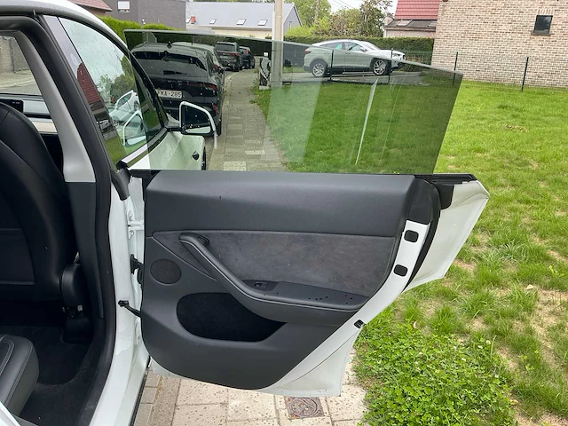 2024 tesla model y autopilot eap & fsd - afbeelding 20 van  56