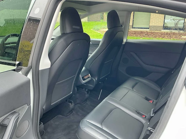 2024 tesla model y autopilot eap & fsd - afbeelding 26 van  56