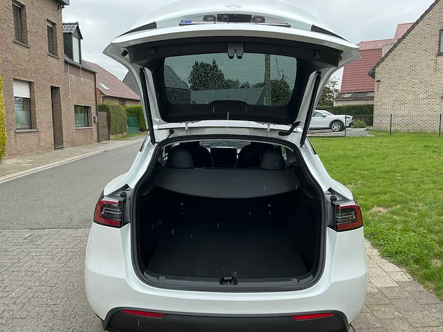 2024 tesla model y autopilot eap & fsd - afbeelding 29 van  56