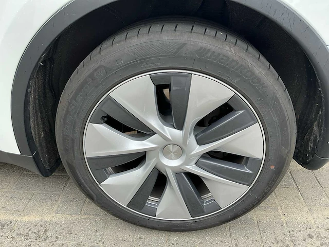 2024 tesla model y autopilot eap & fsd - afbeelding 36 van  56