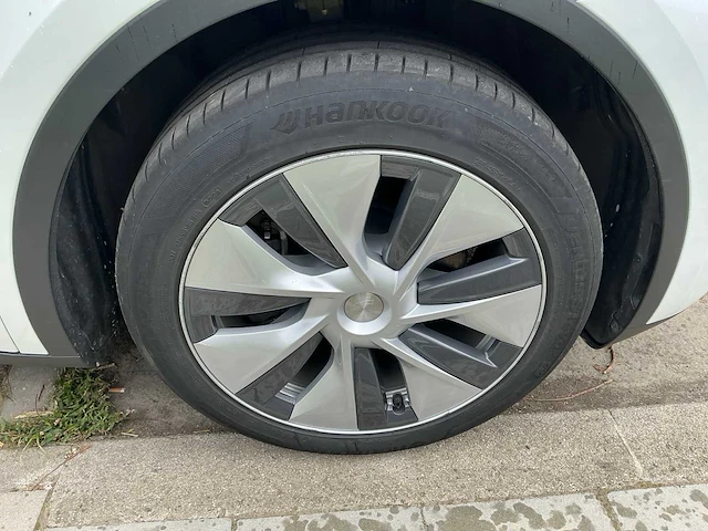 2024 tesla model y autopilot eap & fsd - afbeelding 38 van  56