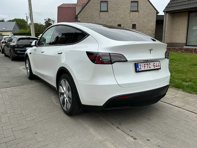 2024 tesla model y autopilot eap & fsd - afbeelding 54 van  56