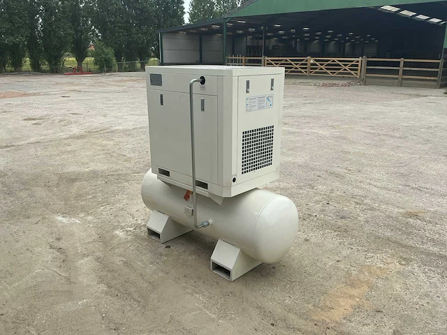 2024 zelfir hv-7.5g schroefcompressor - afbeelding 12 van  18