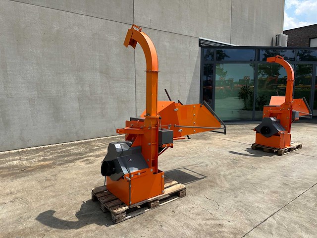 2025 - dc/eu20 - houthakselaar - afbeelding 1 van  8