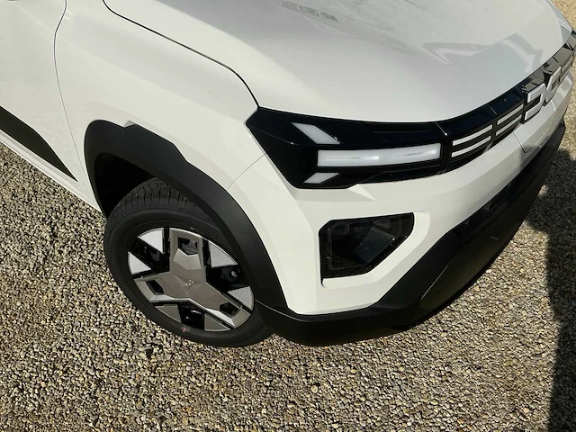 2025 dacia spring personenauto - afbeelding 13 van  47