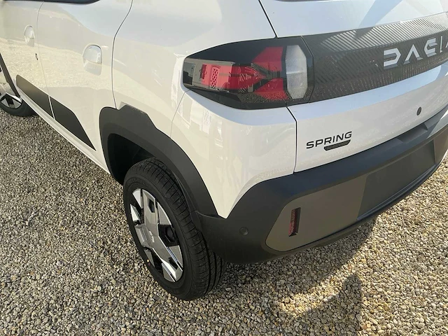 2025 dacia spring personenauto - afbeelding 15 van  47