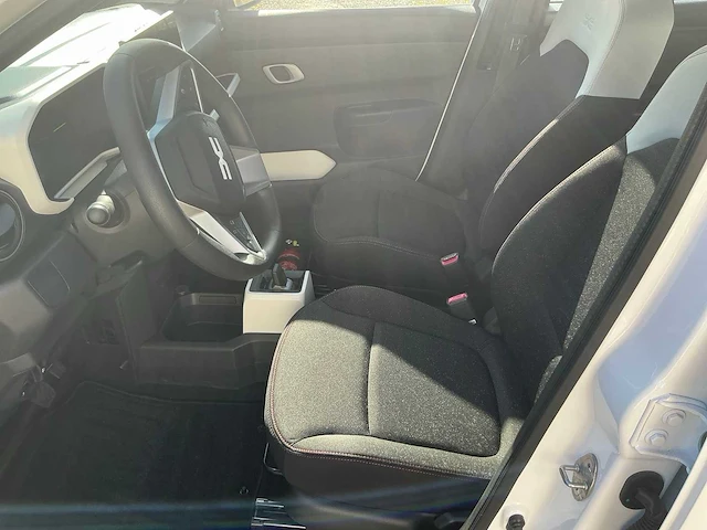 2025 dacia spring personenauto - afbeelding 19 van  47