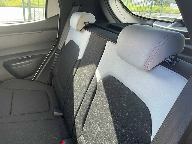 2025 dacia spring personenauto - afbeelding 31 van  47