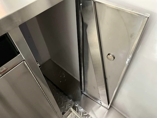 2025 food trailer – inox afwerking– mtm 750kg - afbeelding 19 van  34