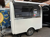 2025 food trailer wit – inox afwerking mtm 750kg - afbeelding 1 van  31