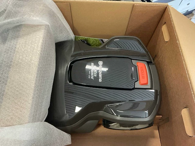 2025 husqvarna 315 robotmaaier 1500m2 - afbeelding 1 van  4