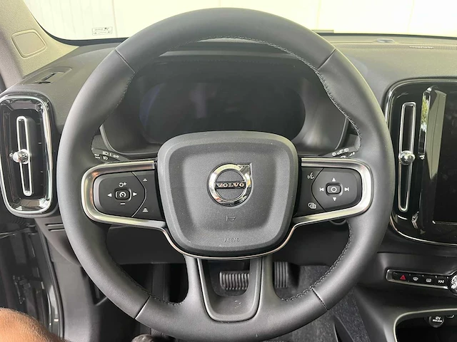 2025 volvo xc40 b3 plus dark - 44km - afbeelding 11 van  24