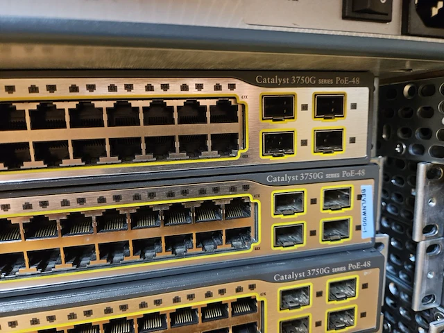 20x cisco catalyst 3750g poe 48p + 2x cisco 2800 series router - afbeelding 3 van  3