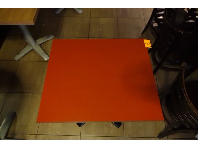 20x houten tafel vv metalen voet - afbeelding 2 van  3