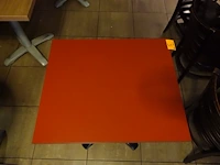 20x houten tafel vv metalen voet - afbeelding 2 van  3