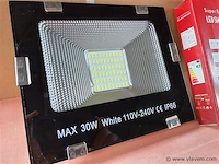 20x ongebruikt 30w led smd floodlight - afbeelding 1 van  11